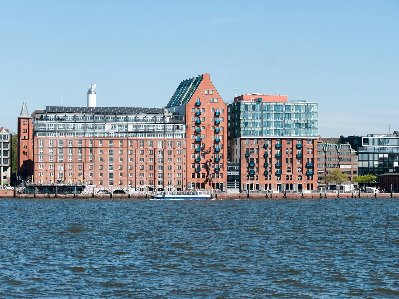 Hamburger Elbspeicher · Restaurant direkt am Wasser